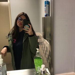 Meet your Posher, Caroline